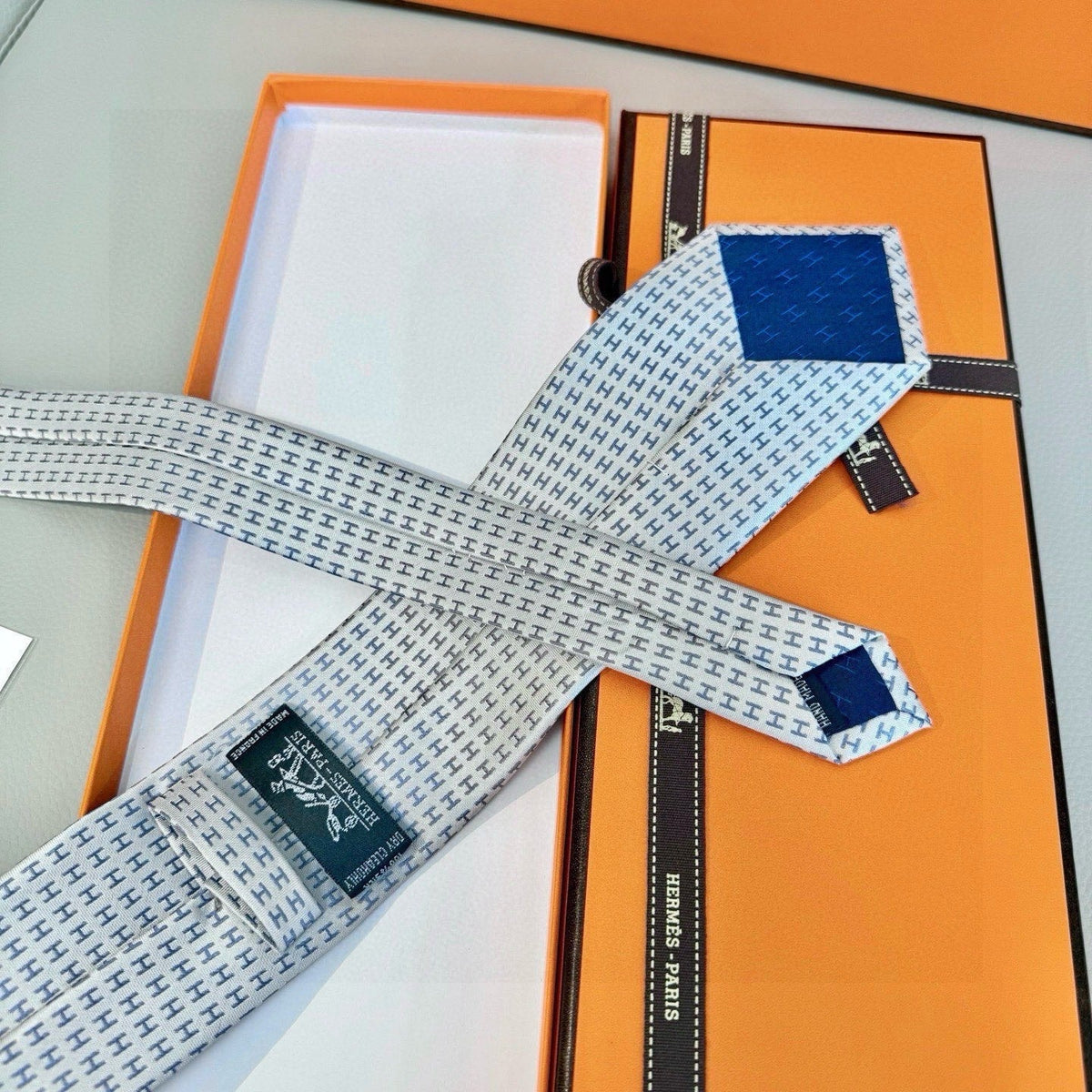 Hermes Style Men's H Pattern Woven Silk Tie