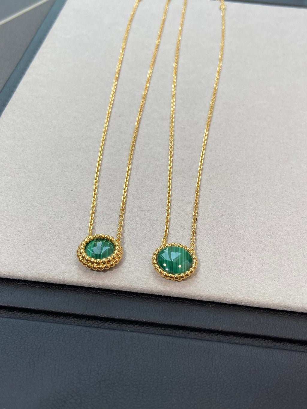 Van Cleef & Arpels COULEURS MALACHITE PINK GOLD NECKLACE
