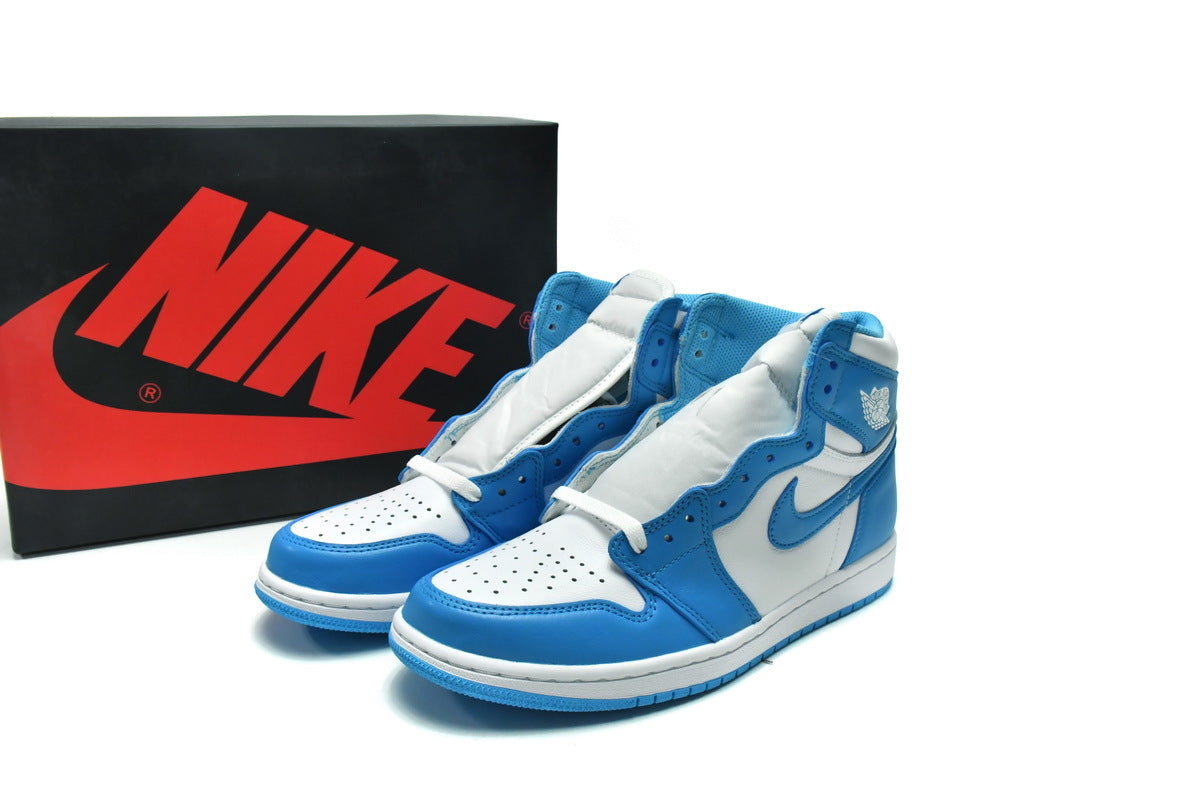 Air Jordan 1 Retro UNC Reps Sneaker 555088-117