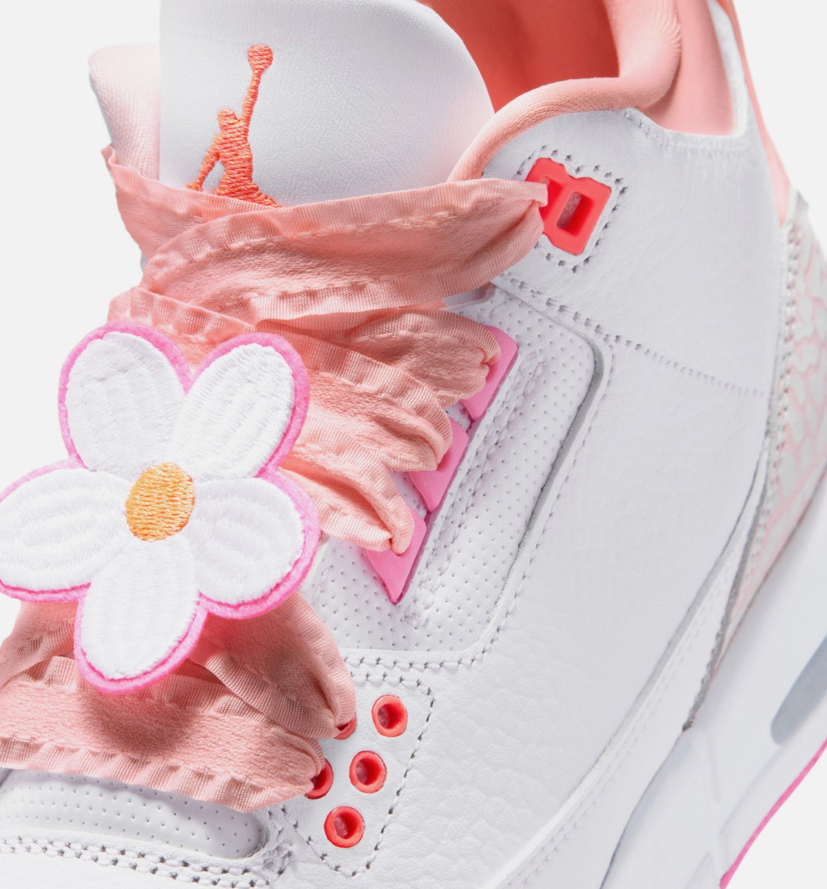 Air Jordan 3 Retro Spring Flowers – Grade School Lifestyle Shoe in Pearl Pink/Pink Bloom/Pink Glow/Hyper Orange