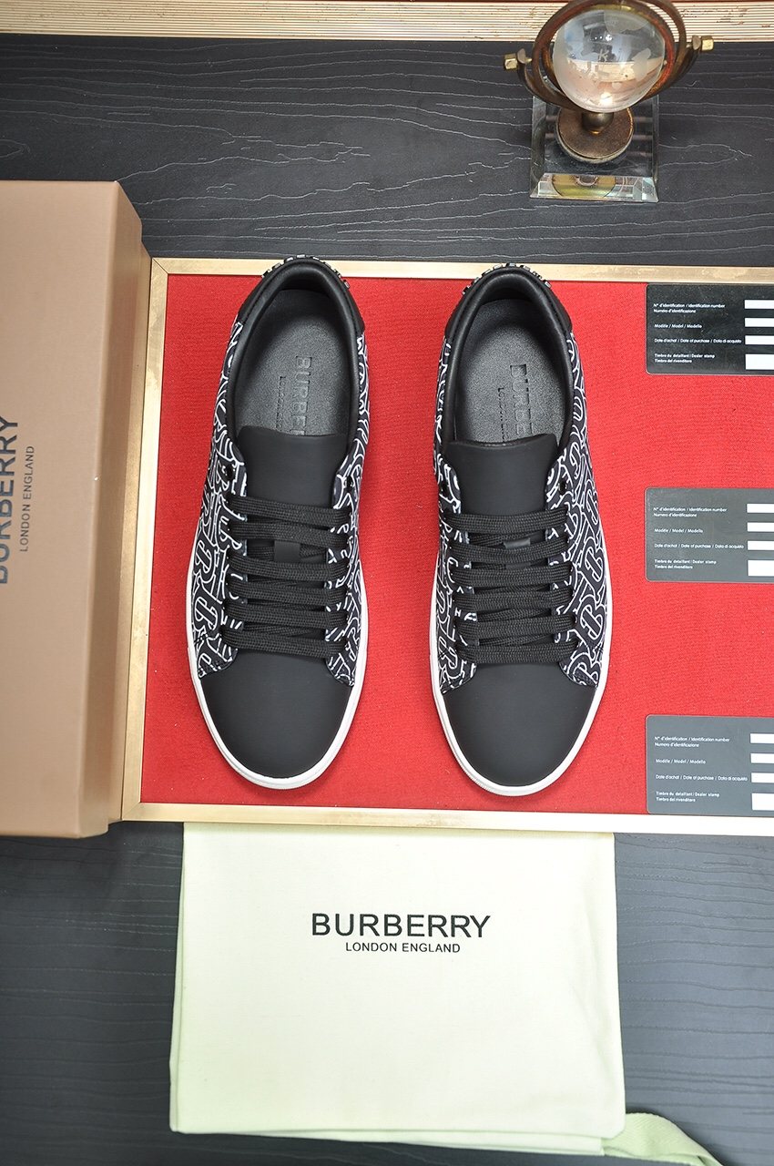 Burberry Black Pattern Low-Top Sneakers