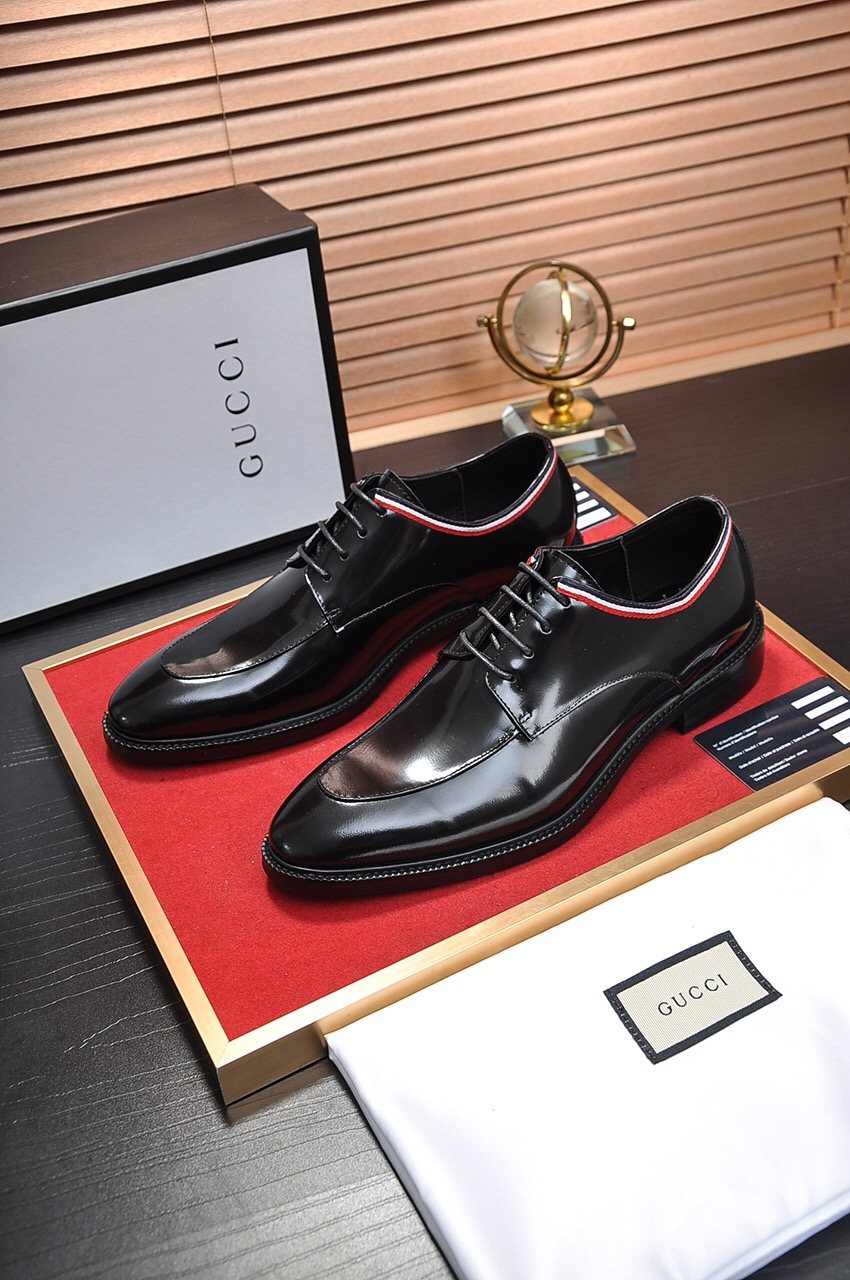 Gucci Men's Polished Lace-Up Dress Shoes