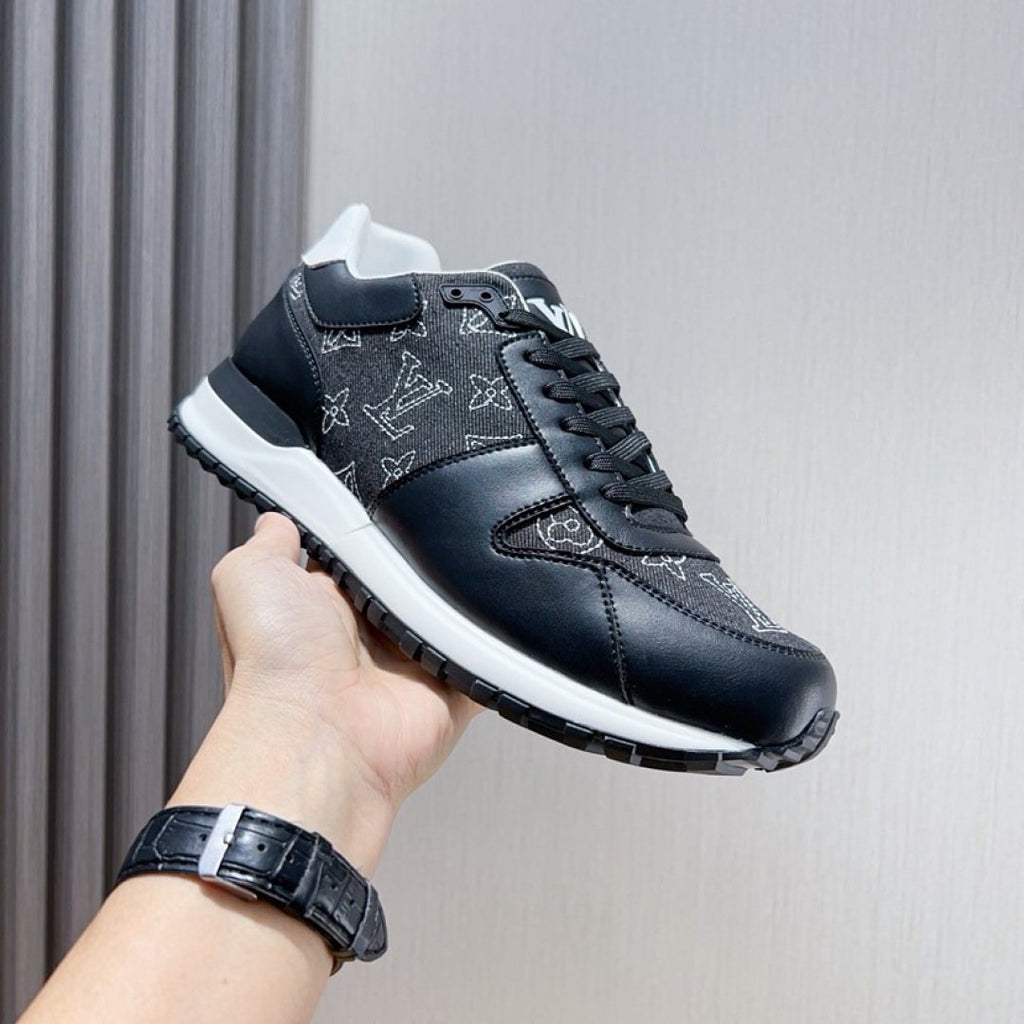 Louis Vuitton Monogram Low-Top Sneakers - Padded Collar And Textured Outsole