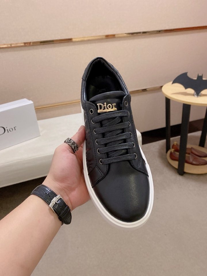 Dior Men's Low-Top Lace-Up Sneakers