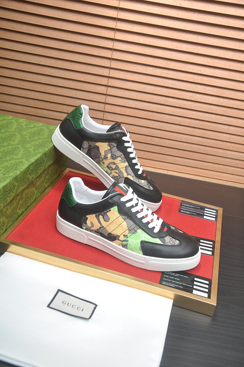 Gucci Men's Patterned Panel Low-Top Sneakers - Contrast Sole